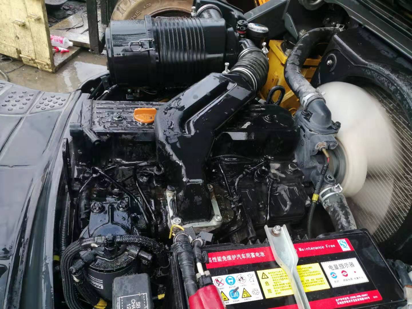 小松3吨柴油叉车