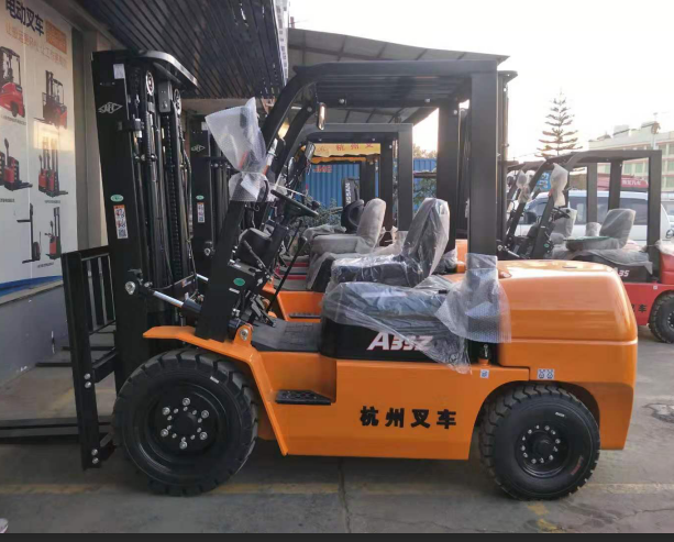 广州捷诚：CPC35-AG51-Z内燃叉车