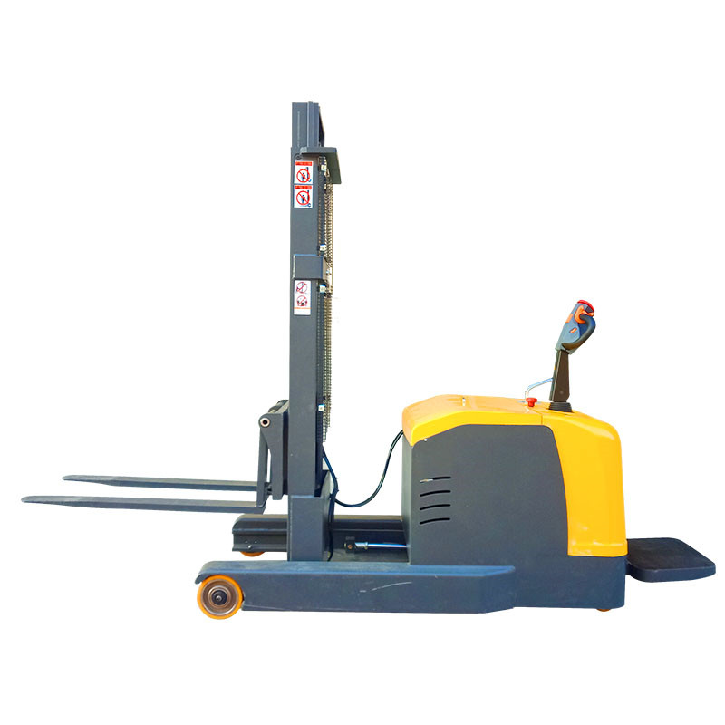 全电动堆高车报价_长沙全电动堆高车-新牛盾全电动平衡重山地堆高车怎么样