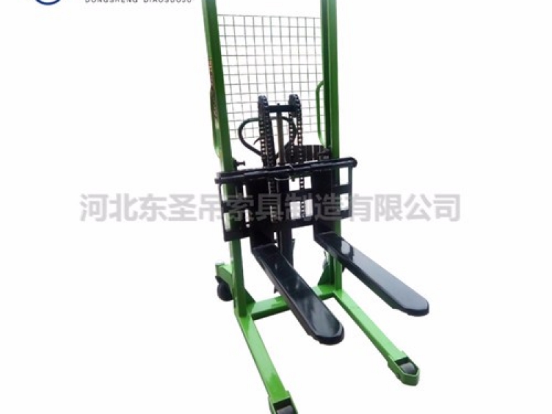 3吨手动液压堆高车