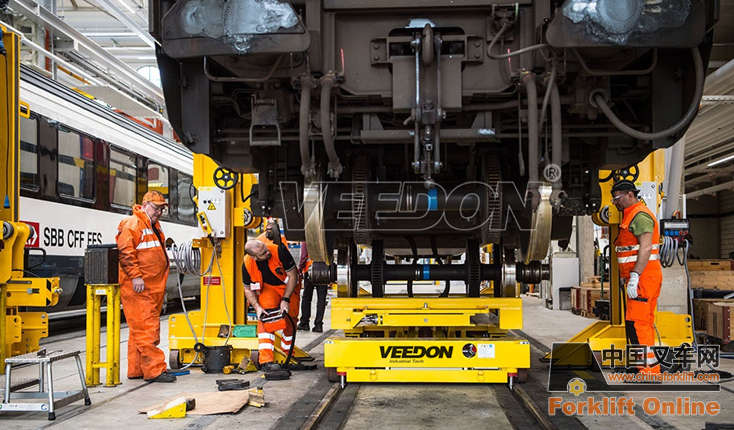 自行走剪叉车底拆装升降平台