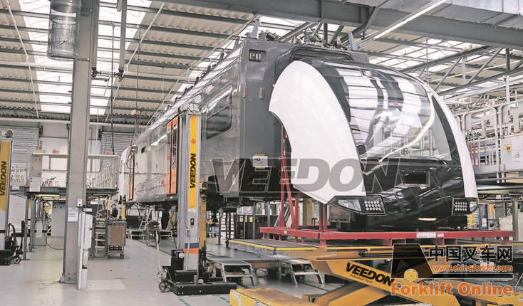 自行走剪叉车底拆装升降平台