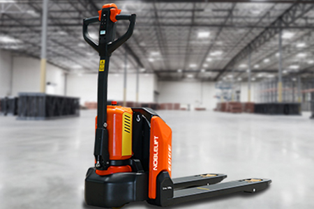 天罡家族喜添丁 锂电堆高更智能