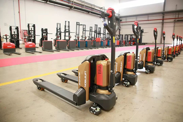 诺力锂电全系列发布，天罡家族喜添丁