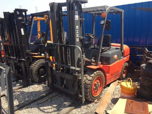 出售龙工3.5吨,4.5米门架叉车