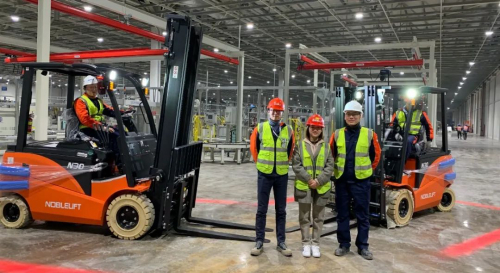 诺力牵手吉利，批量交付锂电池电动叉车