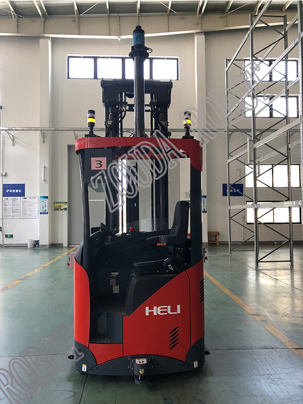 ZOUDA-ROBOT 堆垛式无人叉车