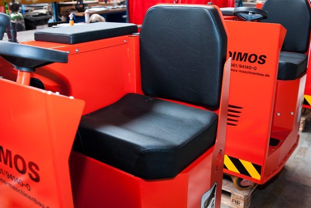 Dimos： 电动薄型堆高车