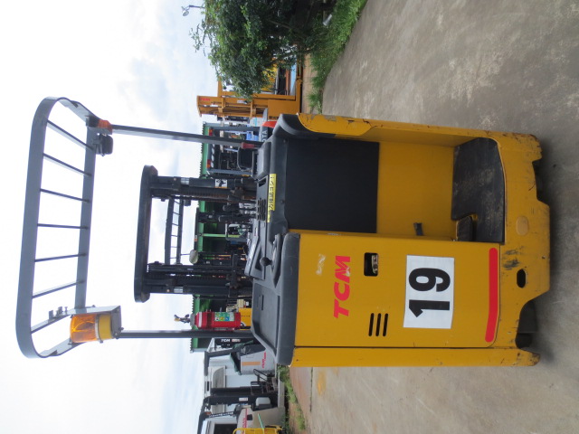 供应广州电商物流适用电动叉车 载重1-1.5吨 升高3米 前移式和平衡重电动叉车