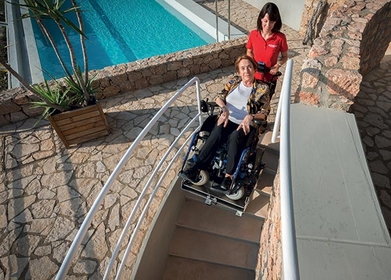 履带板，老年人和残疾人电动轮椅爬楼梯