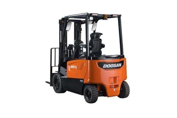 Rushlift：斗山2.2 – 3.5吨电动（80V 4轮）叉车