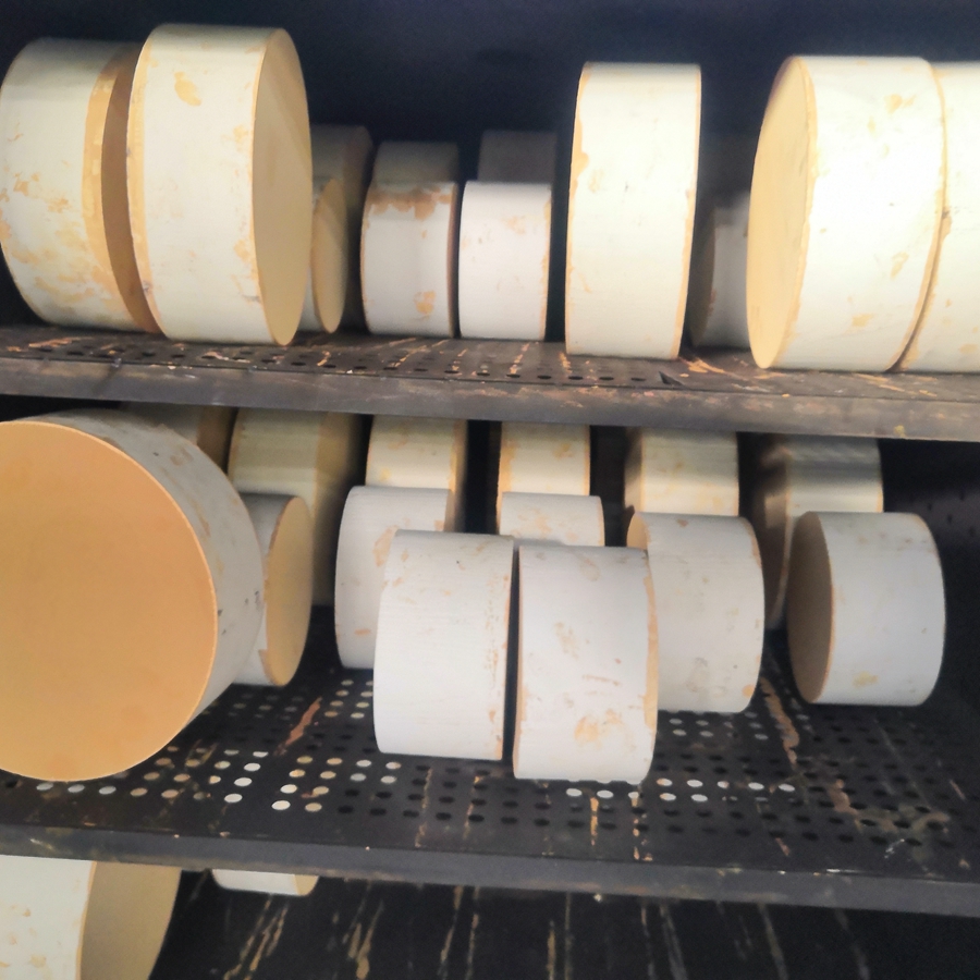  生产销售柴油车DOC载体催化剂，柴油车CPF载体催化剂，柴油车SCR载体催化剂，各种蜂窝陶瓷载体催化剂。