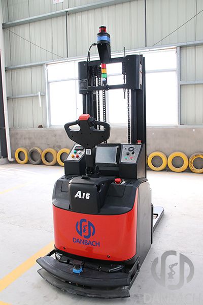 平衡重堆垛激光叉车AGV厂家丹巴赫