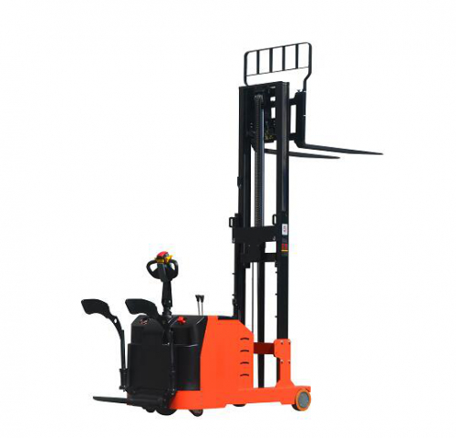 升格:站驾平衡重式叉车