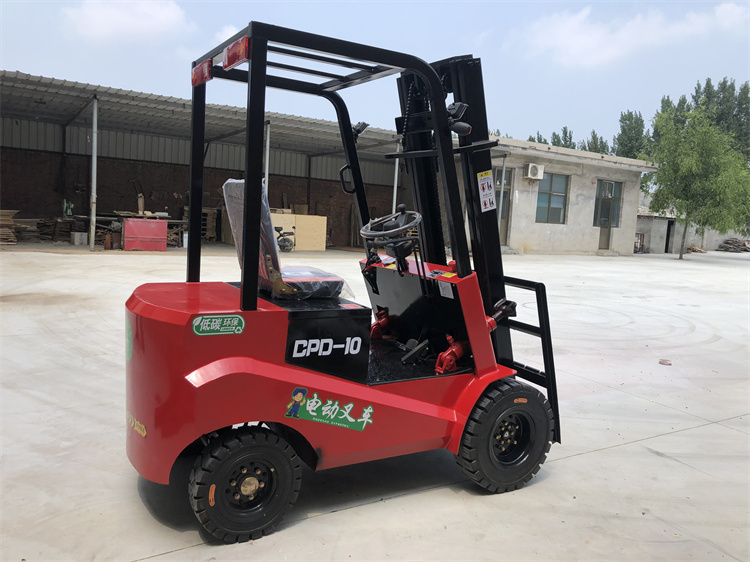 电动叉车