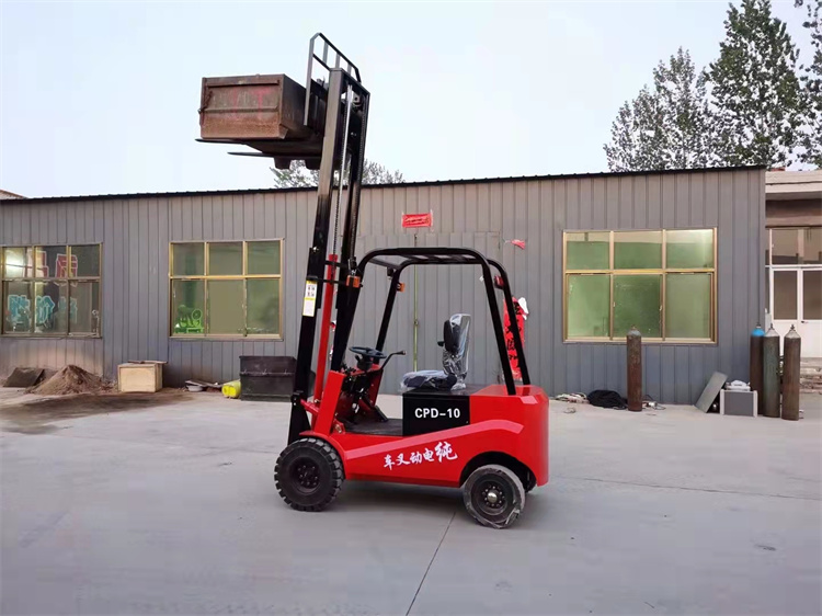 电动叉车