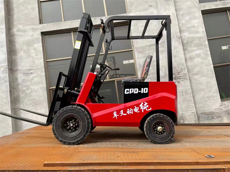 电动叉车