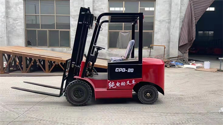 电动叉车
