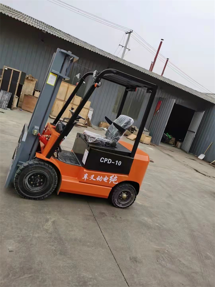 电动叉车