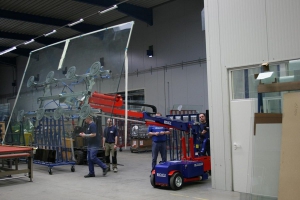 MAVLift 2200 室内玻璃机器人