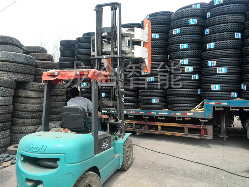 龙合智能：旋转轮胎夹