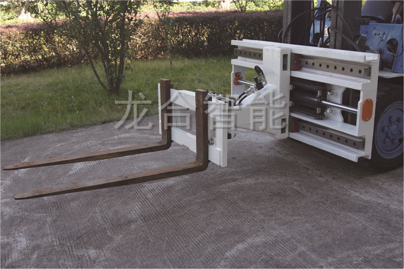 龙合智能：三向堆垛机