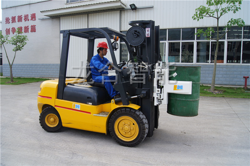 龙合智能：桶夹