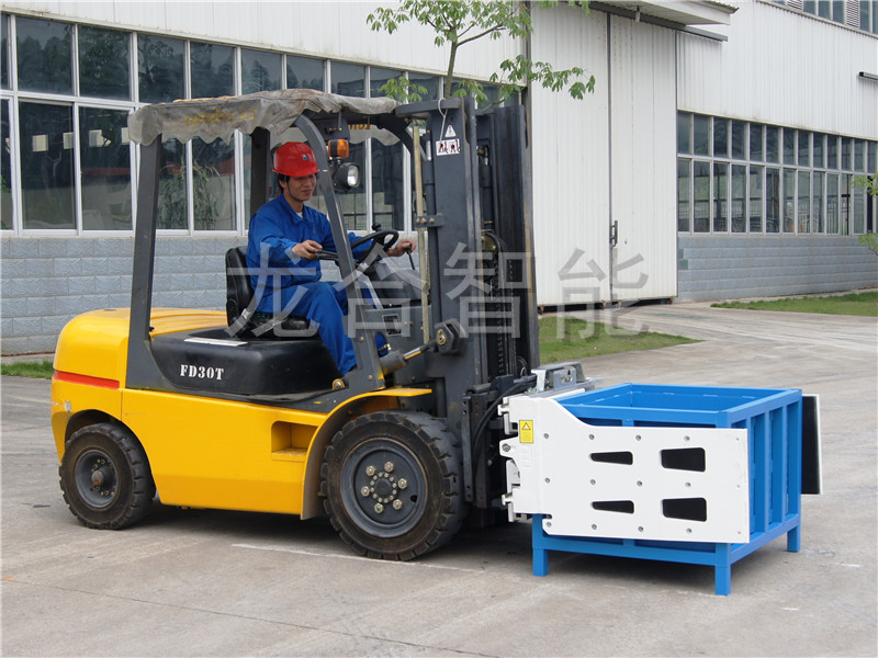 龙合智能：烟叶箱夹