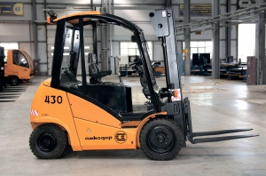 叉车 AMKODOR LF300