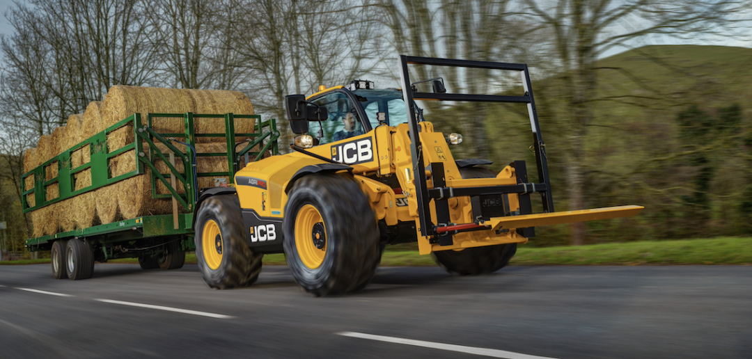 JCB推出时速50公里的伸缩臂叉车