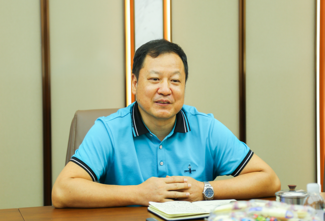 柳工股份曾光安董事长一行莅临佛朗斯交流、指导！