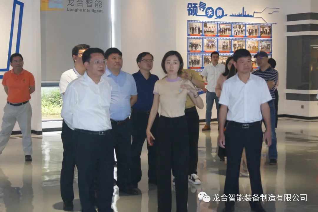 集美大学党委书记沈灿煌一行莅临龙合智能交流指导