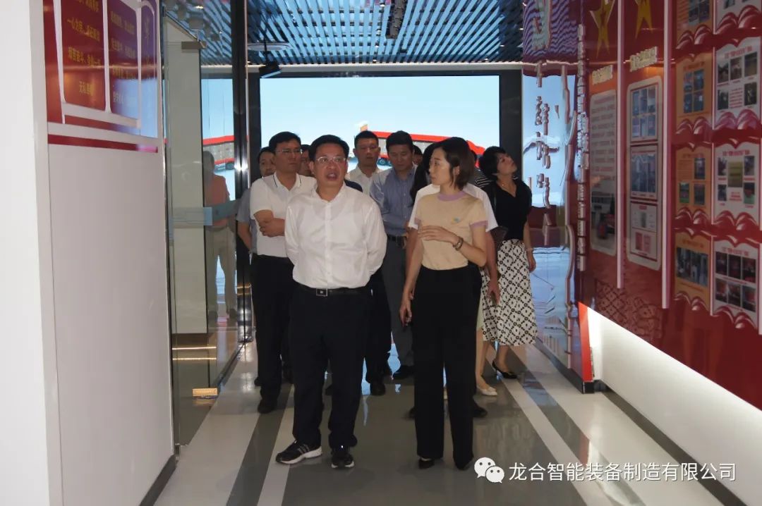 集美大学党委书记沈灿煌一行莅临龙合智能交流指导