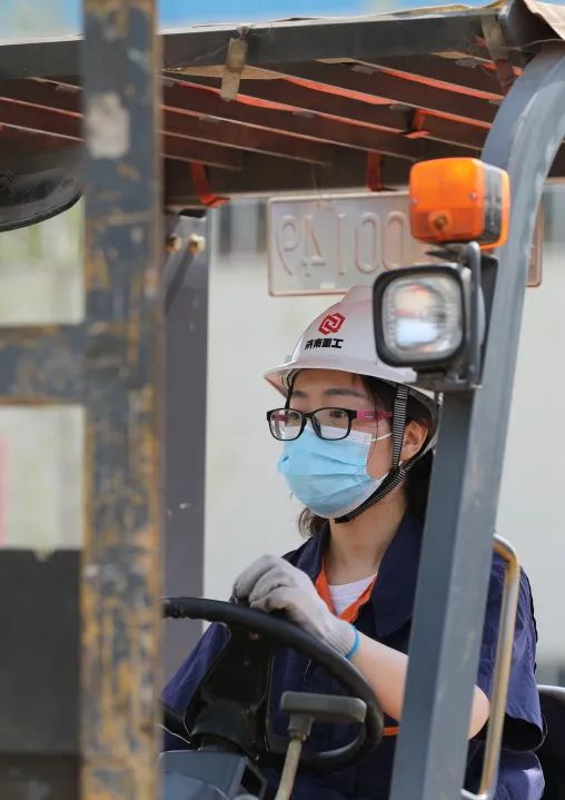叉车技能大比武 展现工匠新风采｜济南轨道交通集团举办第二届叉车技能比武大赛