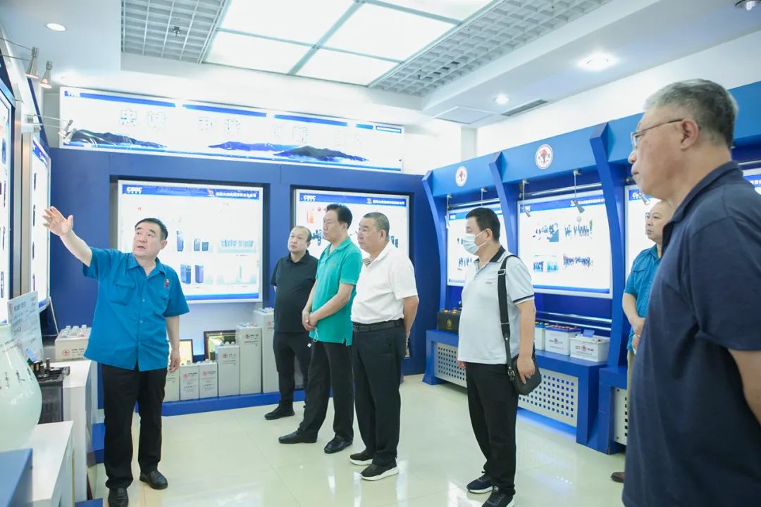 辽宁安宇能源集团有限公司董事局主席杨全亭一行到火炬能源公司参观交流