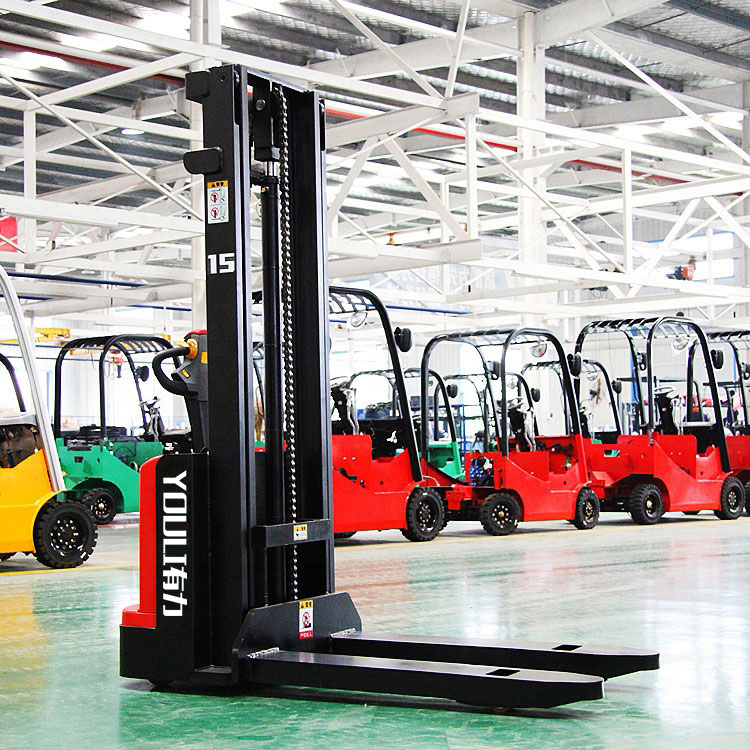 有力全电动1.5吨堆高车带踏板站驾式升降车-托盘堆货堆垛车开票