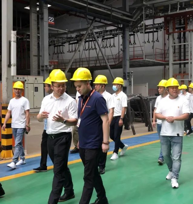 长兴传化公路港园区各企业家参观诺力智能工厂，愿寻求机会，与诺力建立更紧密的联系