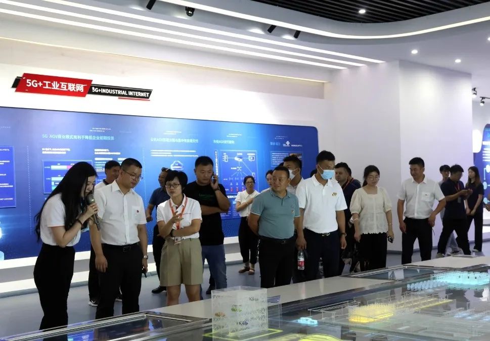 长兴传化公路港园区各企业家参观诺力智能工厂，愿寻求机会，与诺力建立更紧密的联系