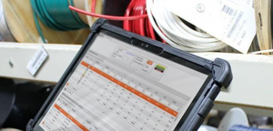 合同制造商利用 Surface Pro 和坚固的外壳加快项目进度