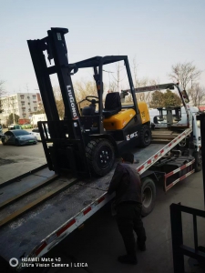 流动叉车卸货 叉车租赁 叉车出租 叉车销售