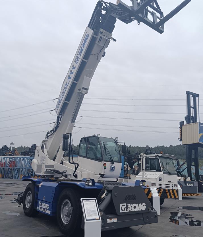 XTR7025K徐工旋转型伸缩臂叉车伸缩臂叉装机