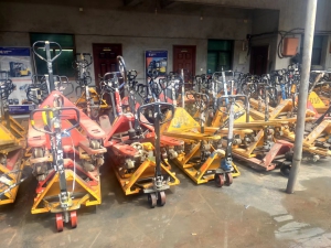 二手地牛出租电动液压搬运车托盘搬运车租赁包年包月电动叉车出租出售