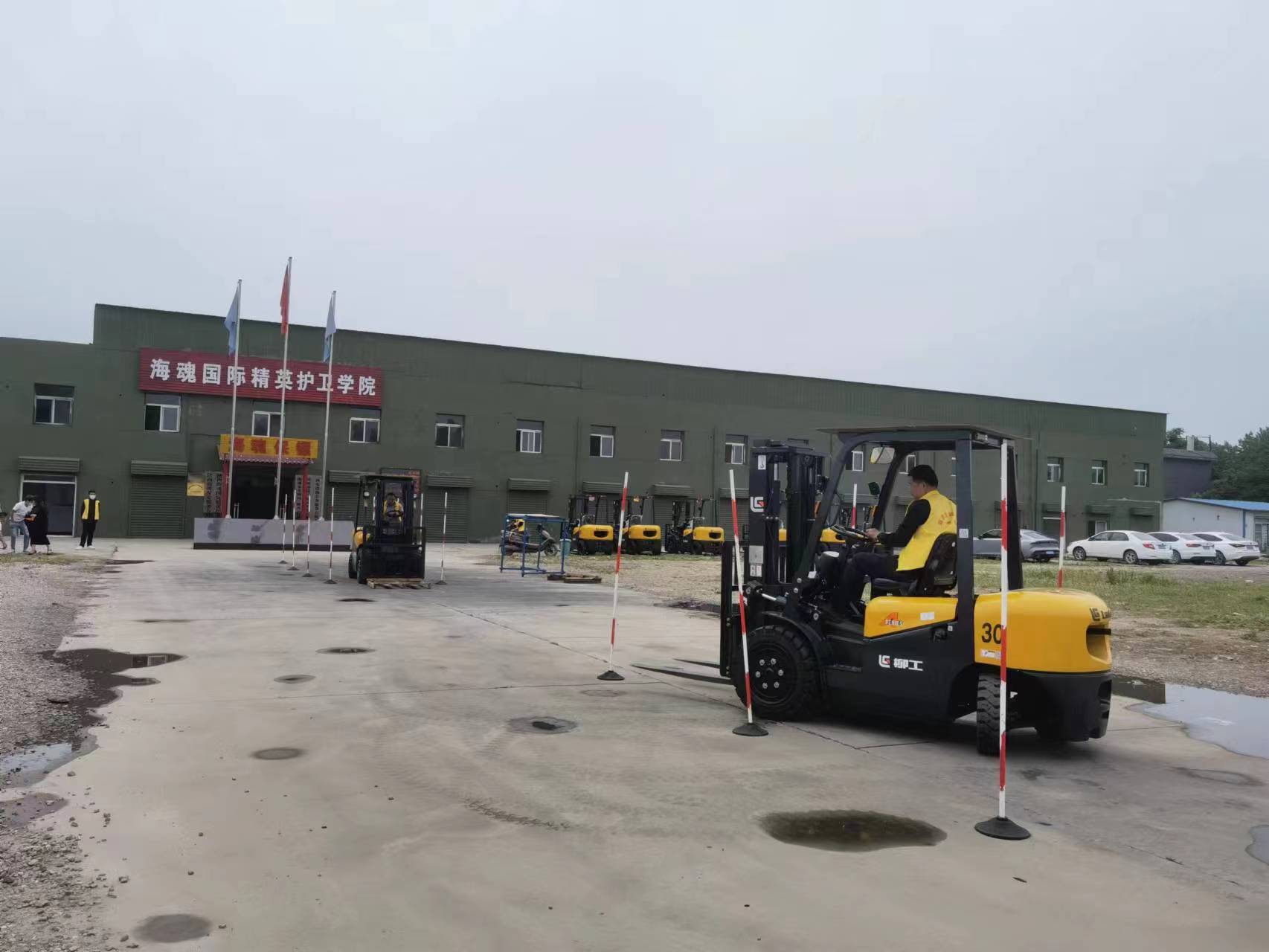 西安咸阳及周边专业柴油叉车出租，3-16吨柴油叉车租赁