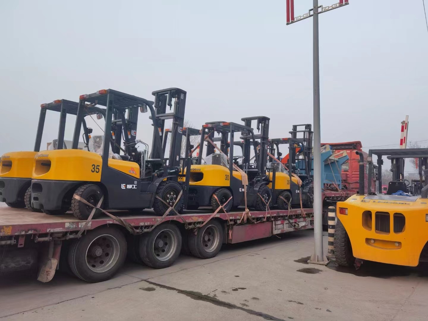 西安二手叉车销售，二手叉车回收置换，二手叉车回收