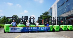 刮起绿旋风！柳工电动叉车批量交付