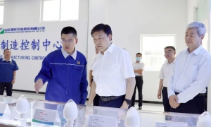 潍坊市刘建军市长一行莅临英轩实业参观调研