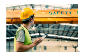 如何运用技术提升工作环境的安全性？