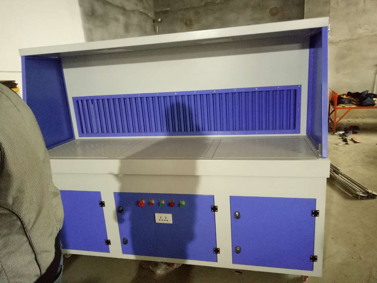 车间焊接打磨平台 双工位打磨除尘器 铸件打磨平台 金属抛光柜式除尘平台 室内多功能移动平台