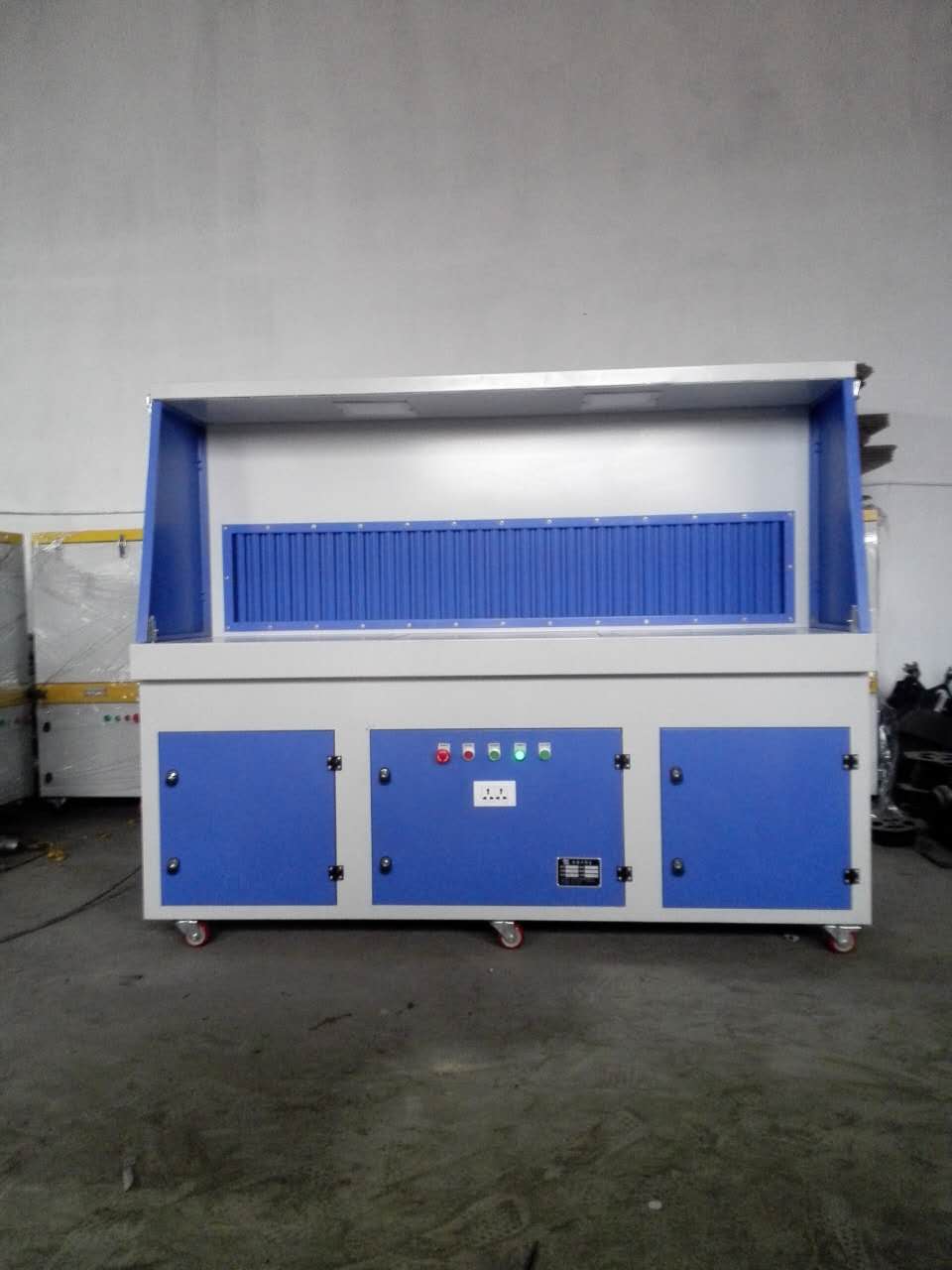 车间焊接打磨平台 双工位打磨除尘器 铸件打磨平台 金属抛光柜式除尘平台 室内多功能移动平台