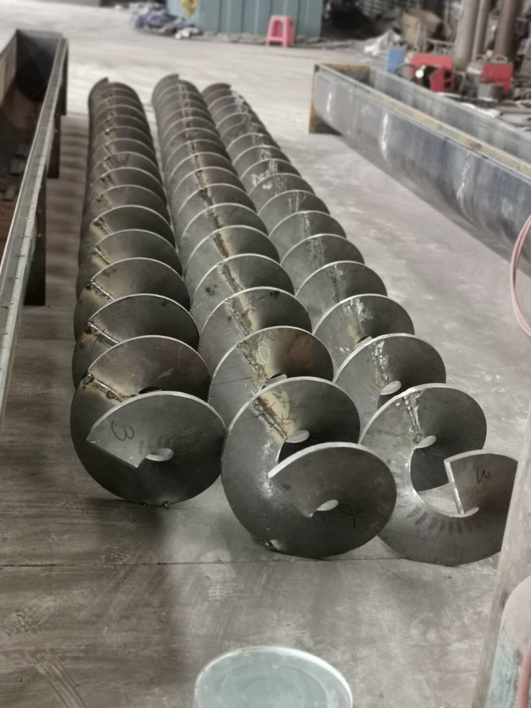 水平无轴螺旋输送机 管式水泥上料机u型螺旋输送机上料机提升机蛟龙螺旋叶片工业不锈钢螺旋输送机